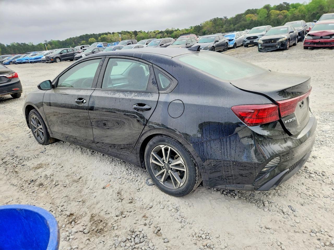 2023 Kia Forte Lxs - Image 2