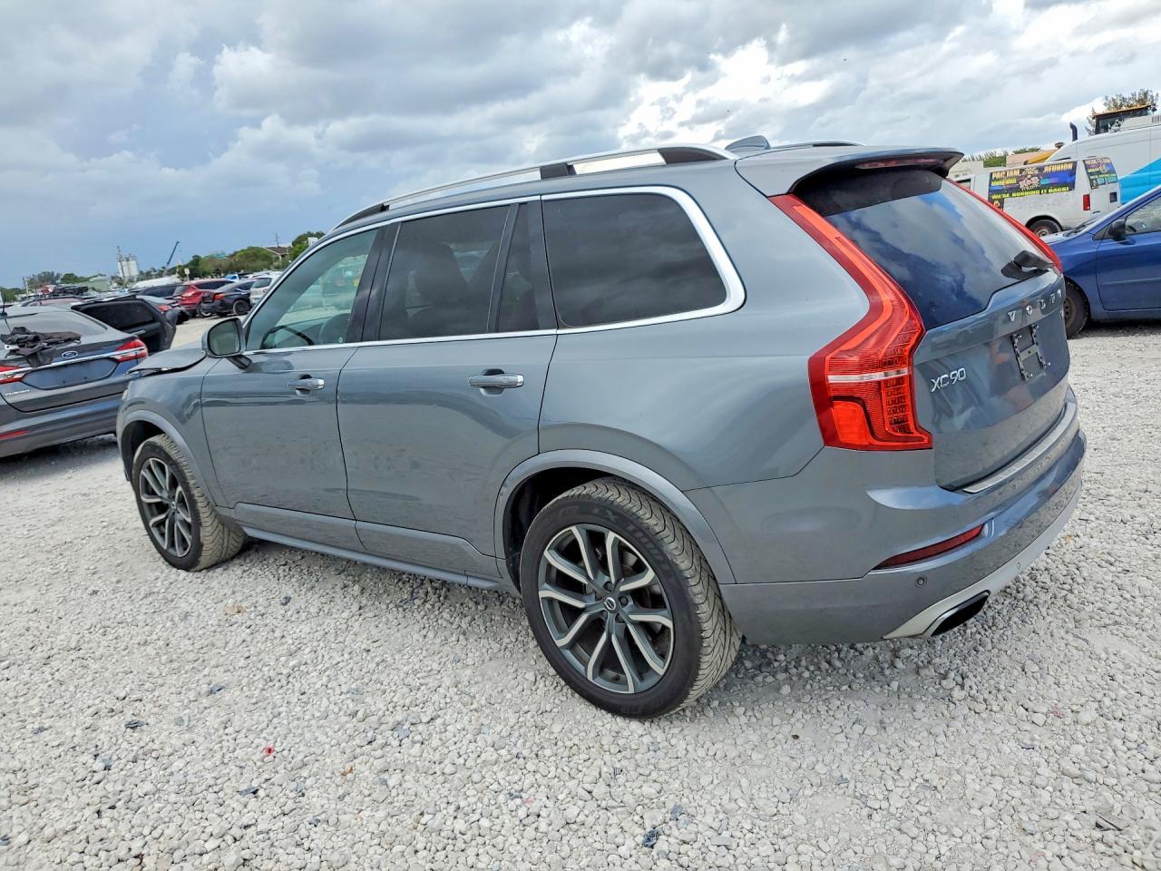 2017 Volvo Xc90 T6 - Image 2