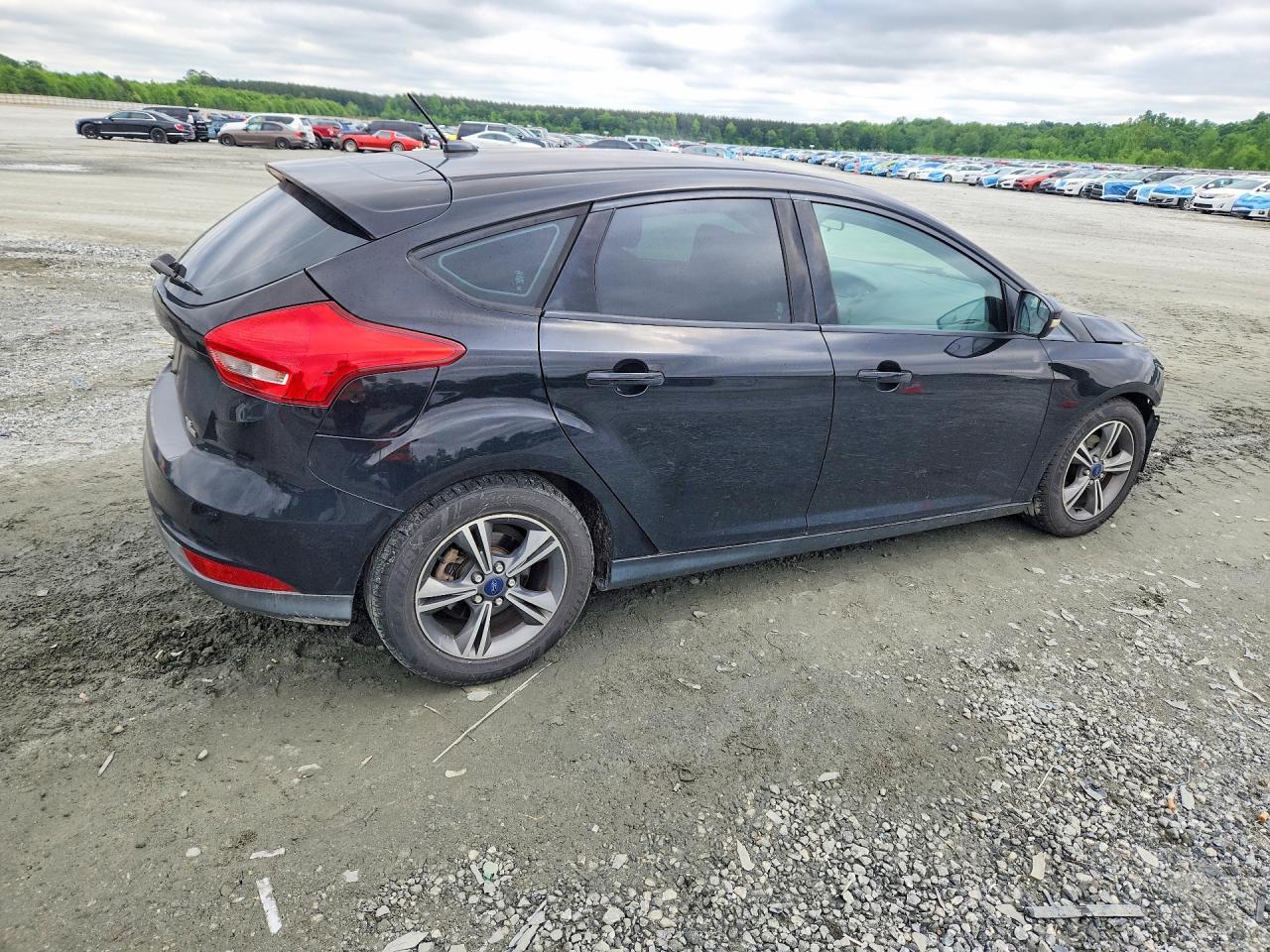 2016 Ford Focus Se - Image 3