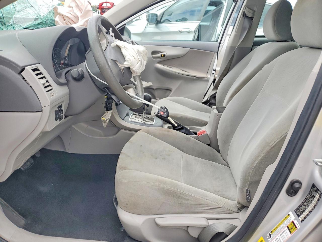 2010 Toyota Corolla Le - Фото 7