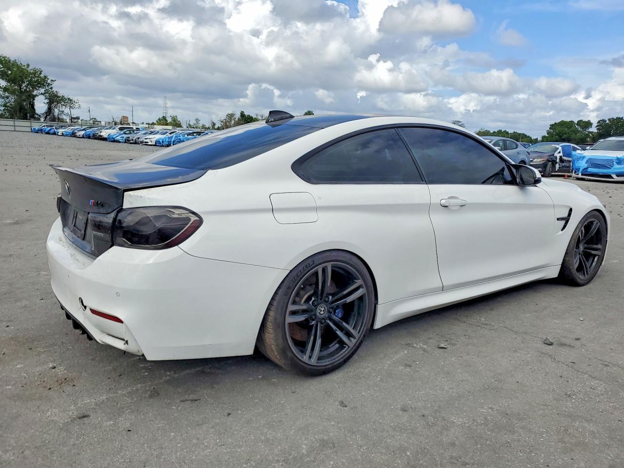 2015 BMW M4 - Фото 3