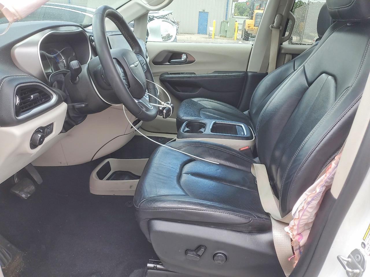2022 Chrysler Pacifica Hybrid Touring L - Фото 7