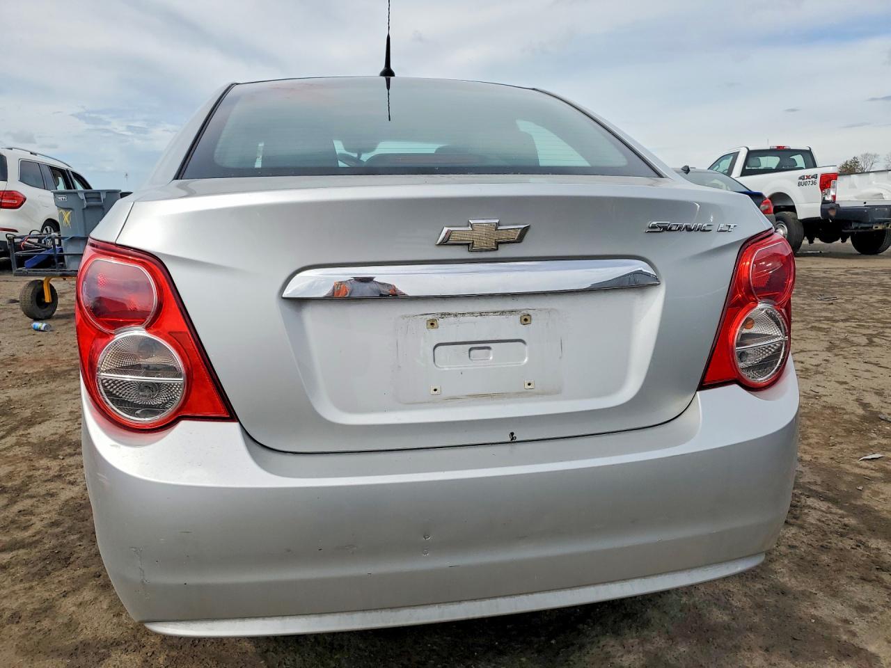 2013 Chevrolet Sonic Lt - Image 6