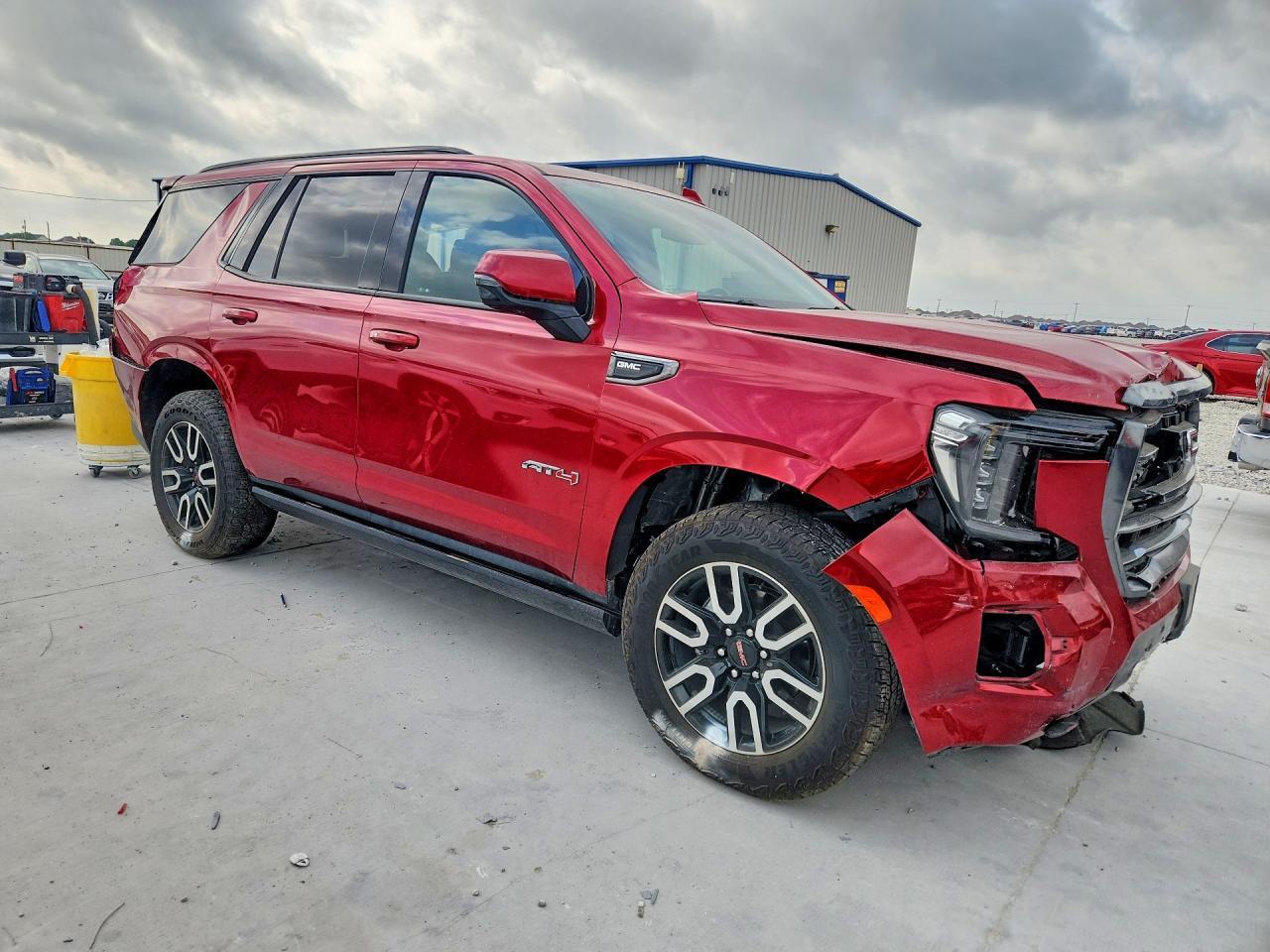 2023 GMC Yukon At4 - Фото 4
