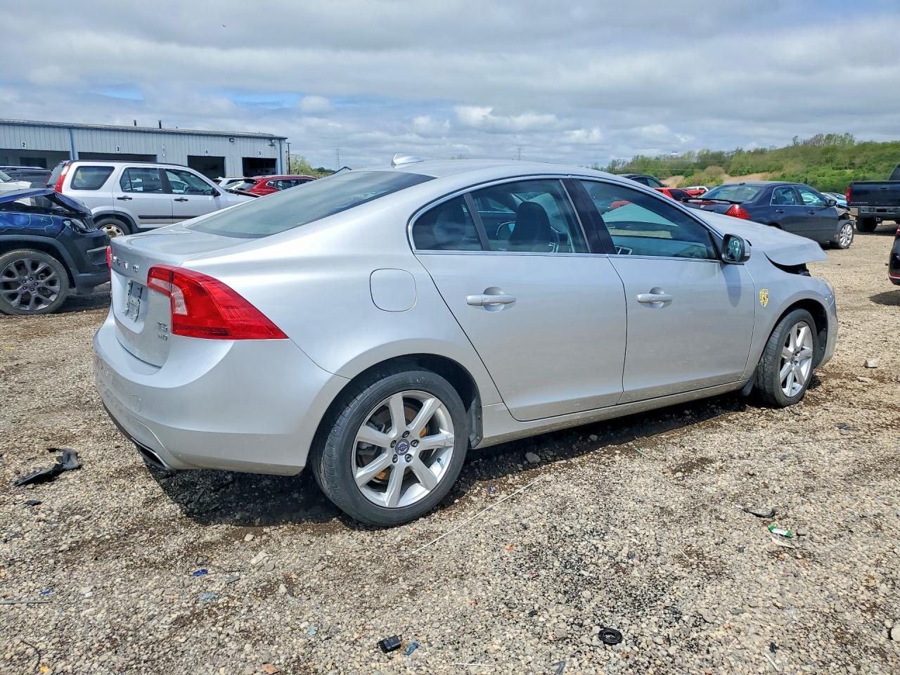 2016 Volvo S60 Premier - Image 3