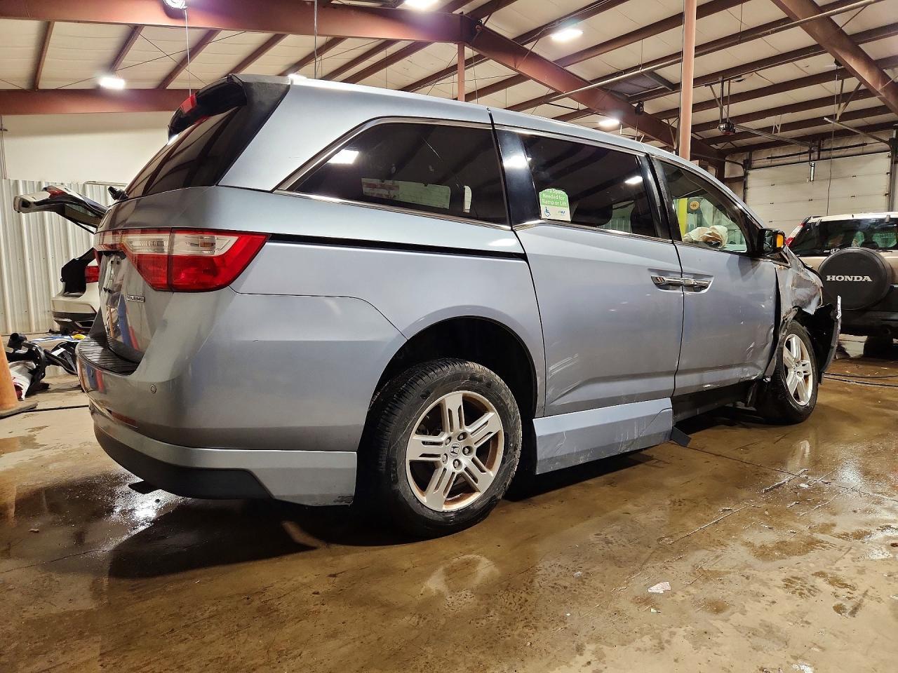 2012 Honda Odyssey Touring - Фото 3
