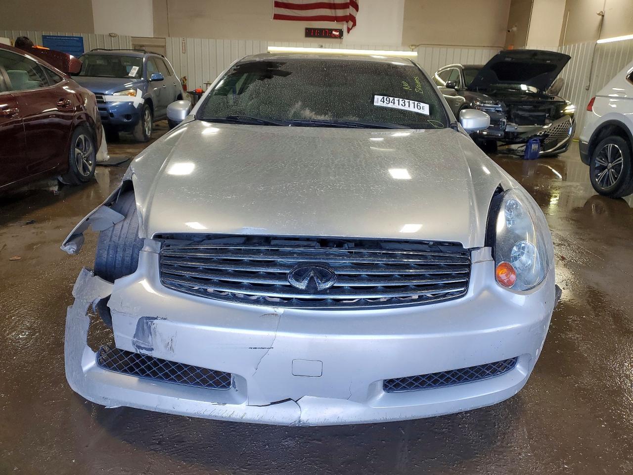 2004 Infiniti G35 Base - Фото 5