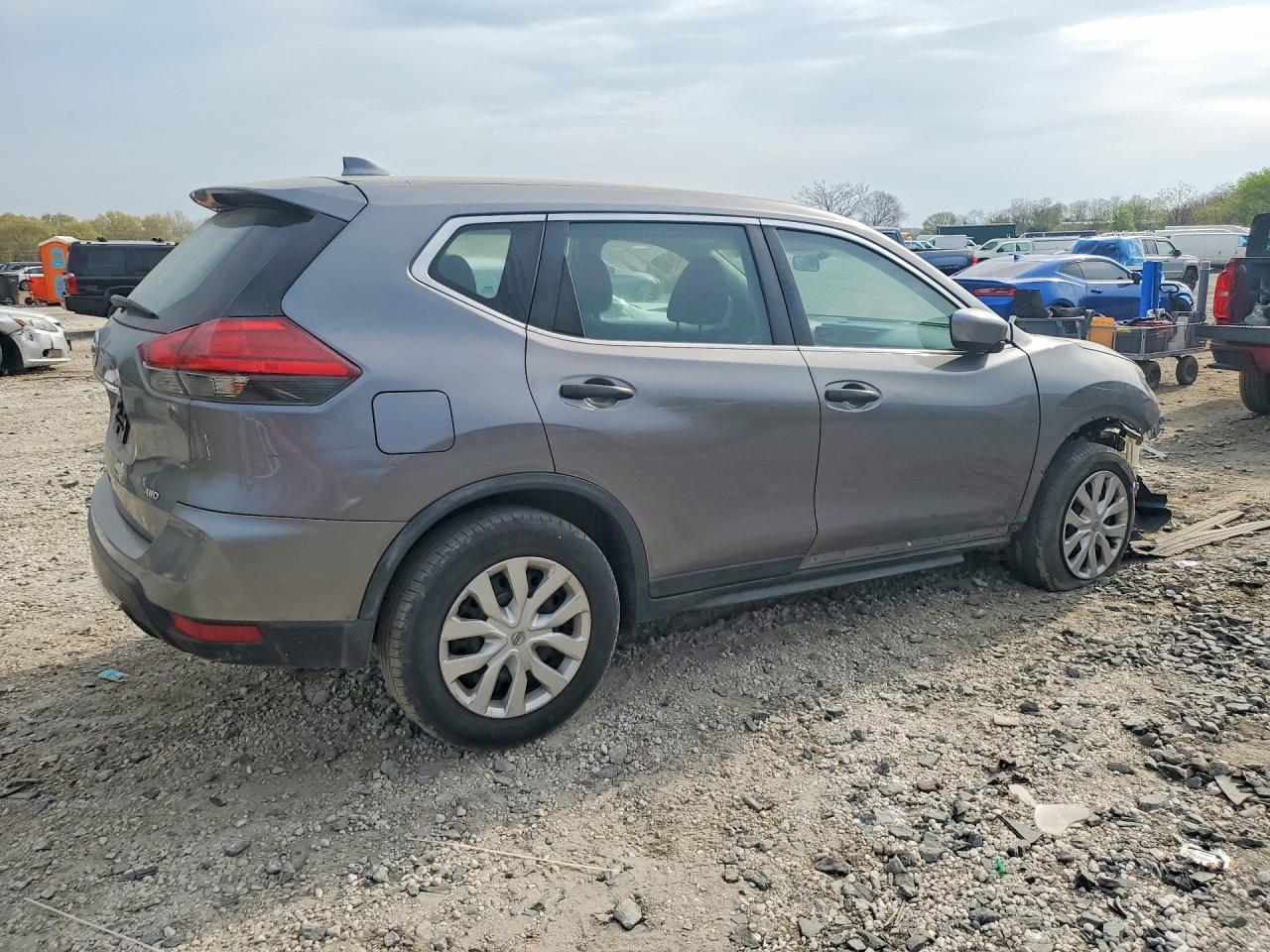 2017 Nissan Rogue S - Фото 3