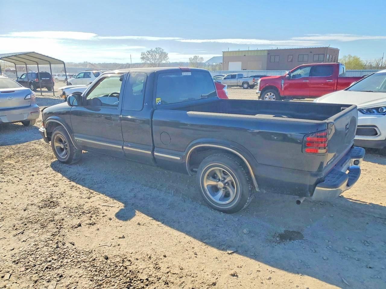 2000 Chevrolet S Truck S10 - Фото 2