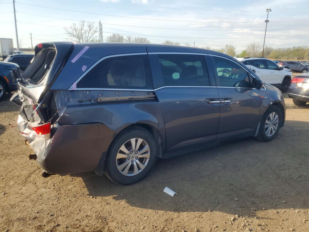 2016 Honda Odyssey Ex - Image 3