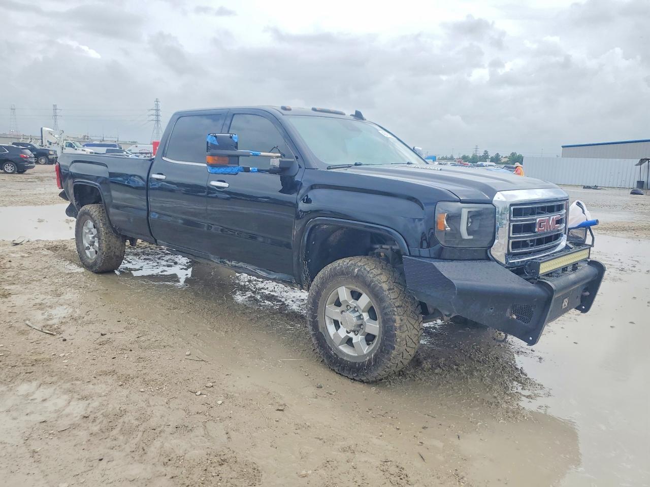2015 GMC Sierra K3500 Denali - Image 4