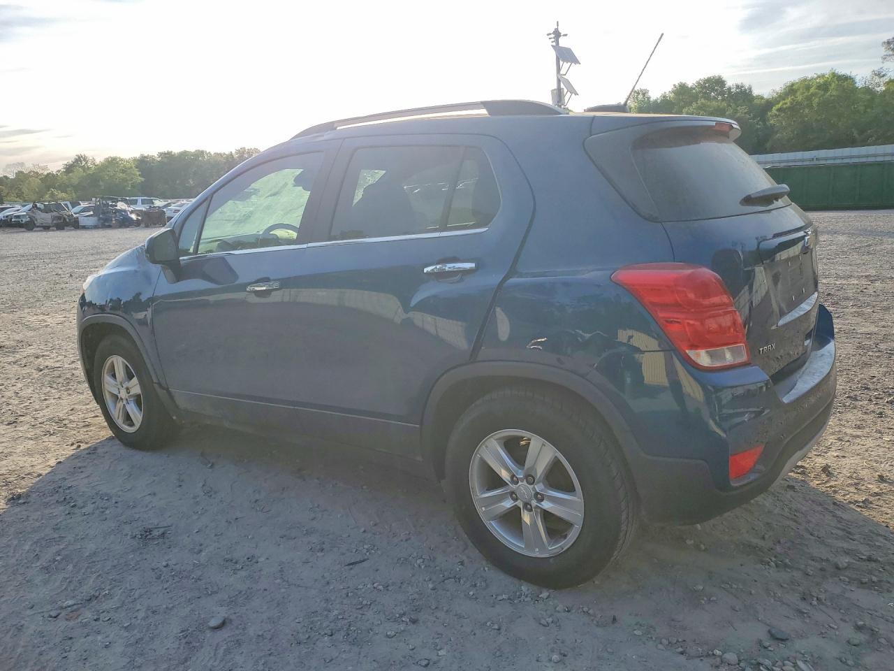 2019 Chevrolet Trax 1Lt - Image 2
