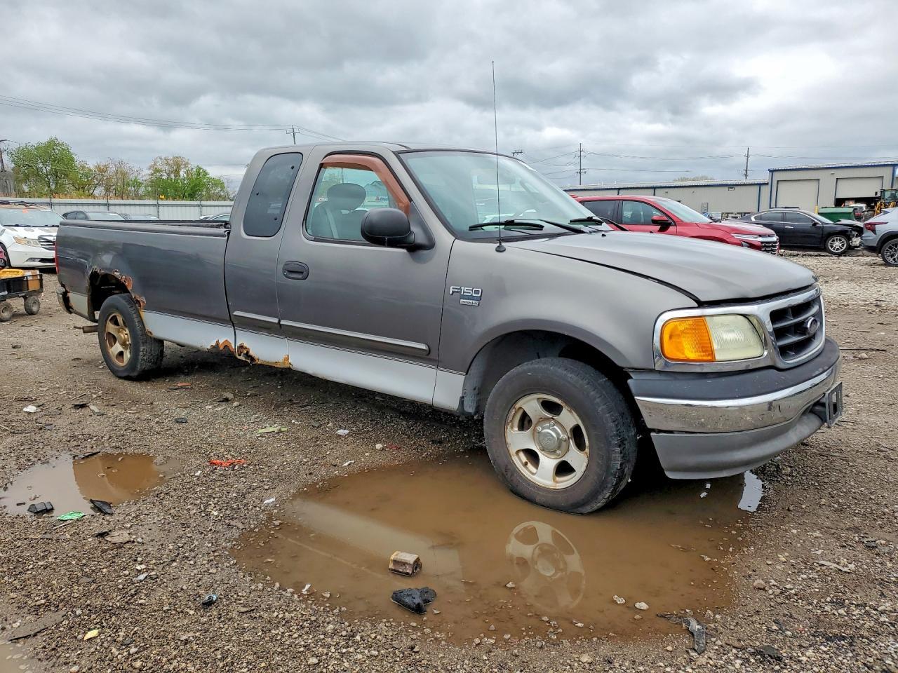 2004 Ford F-150 Heritage Classic - Image 4