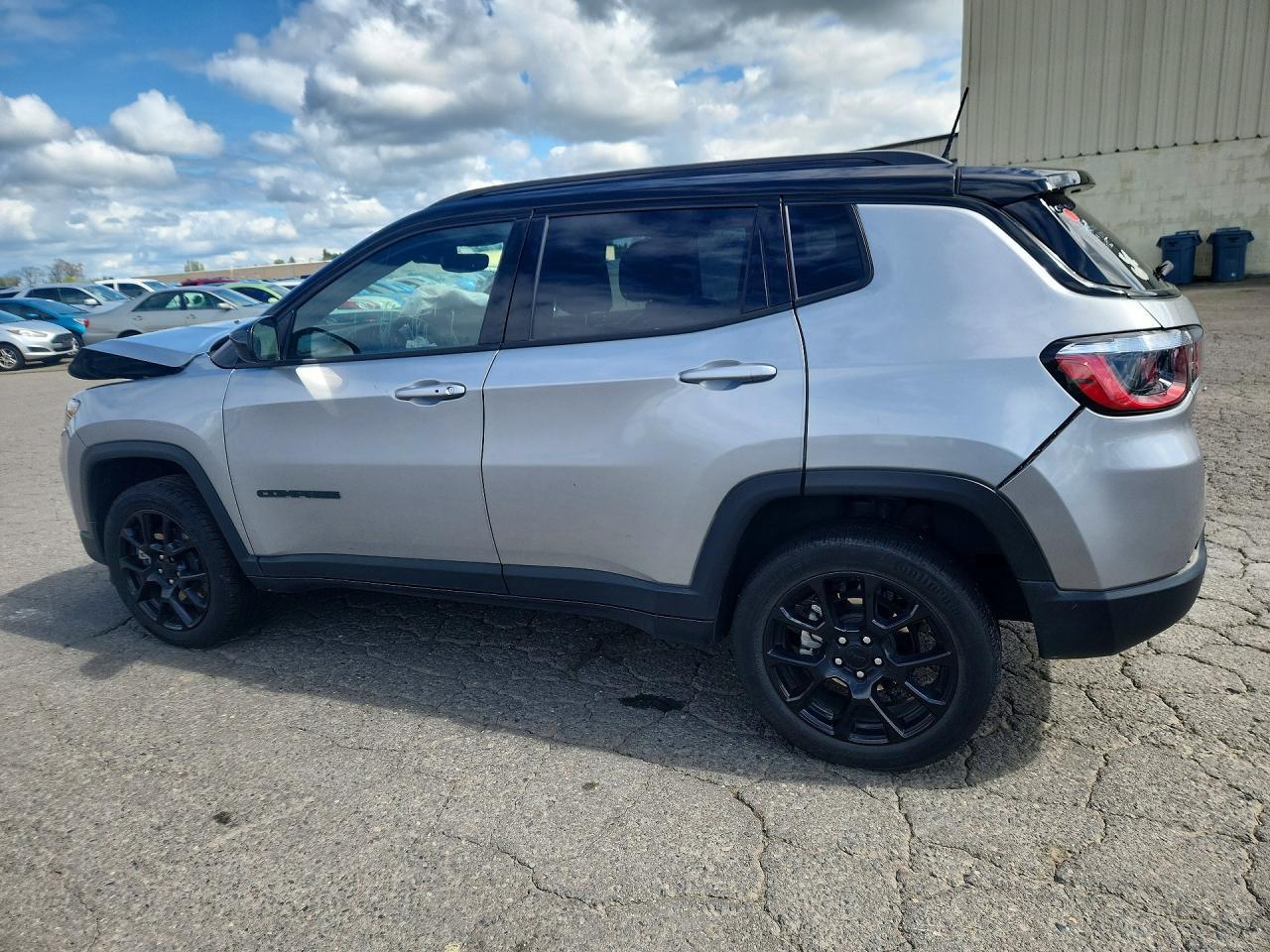 2023 Jeep Compass Latitude - Image 2