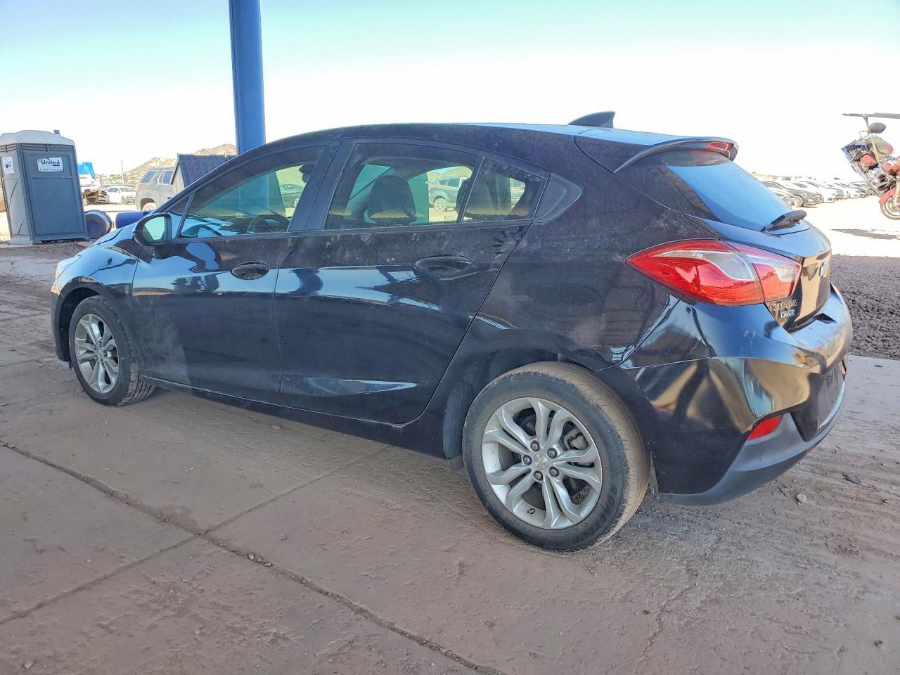 2019 Chevrolet Cruze Ls - Image 2