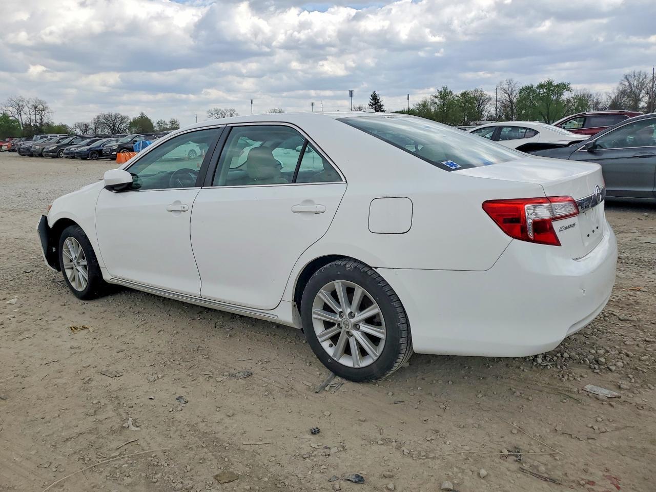 2012 Toyota Camry Xle - Image 2