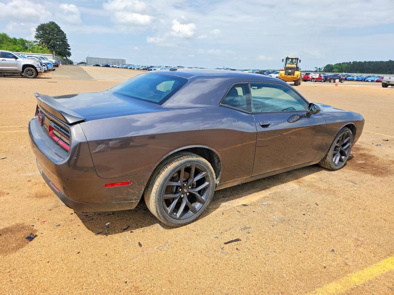 2022 Dodge Challenger Sxt - Фото 3