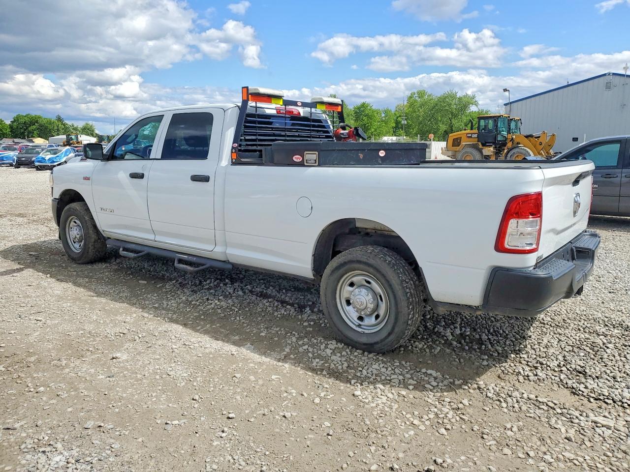 2021 Ram 2500 Tradesman - Фото 2