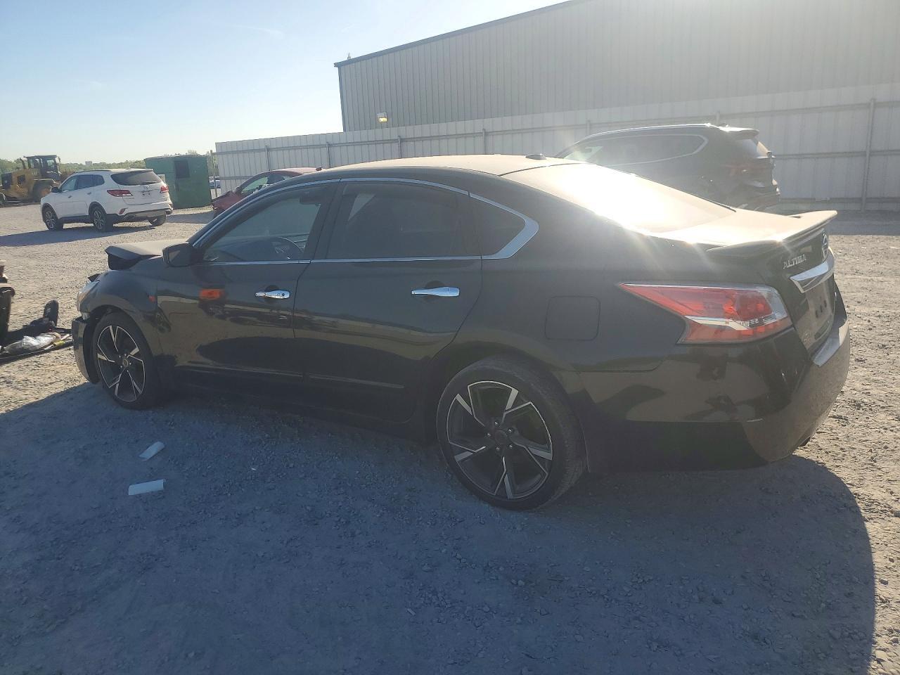2014 Nissan Altima 2.5 S - Фото 2
