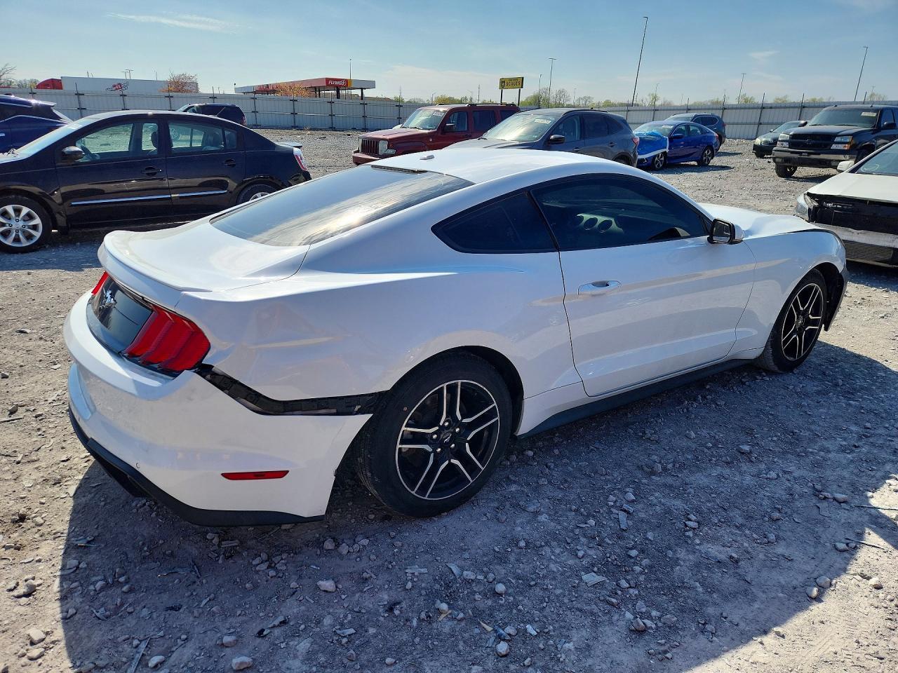 2020 Ford Mustang - Фото 3