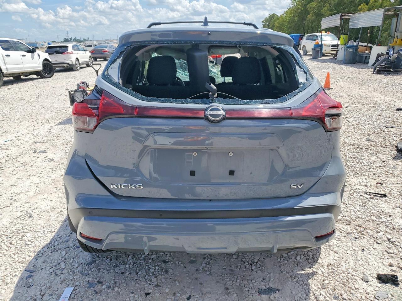 2022 Nissan Kicks Sv - Image 6