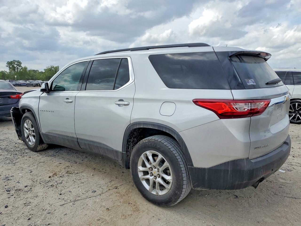 2020 Chevrolet Traverse Lt - Image 2
