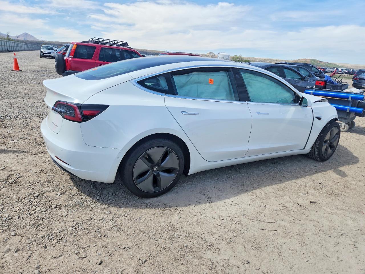 2018 Tesla Model 3 - Image 3