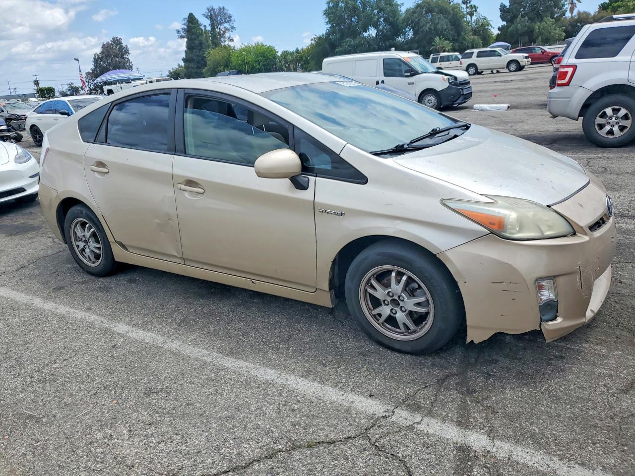 2011 Toyota Prius Two - Image 4