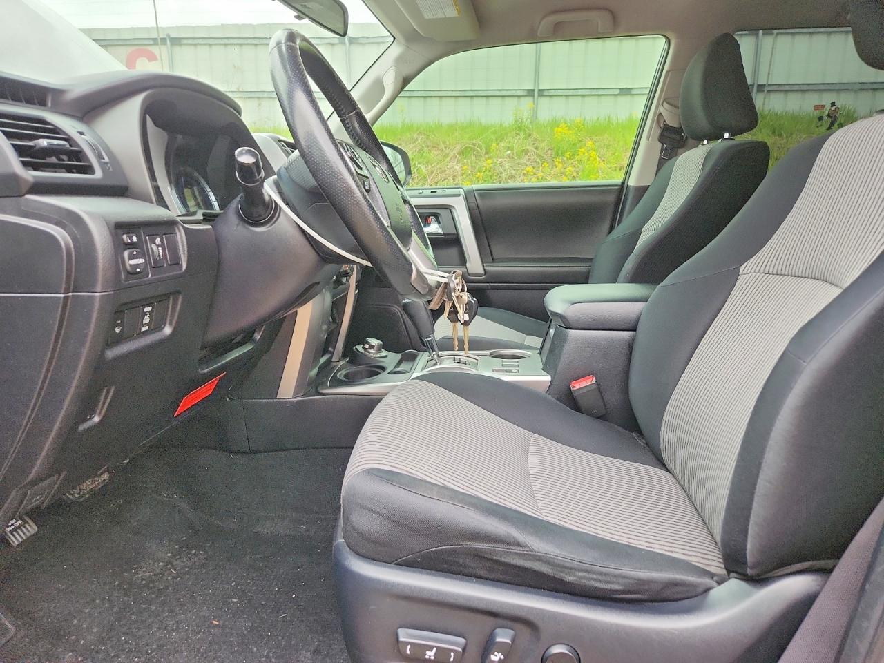 2014 Toyota 4Runner Sr5 - Image 7