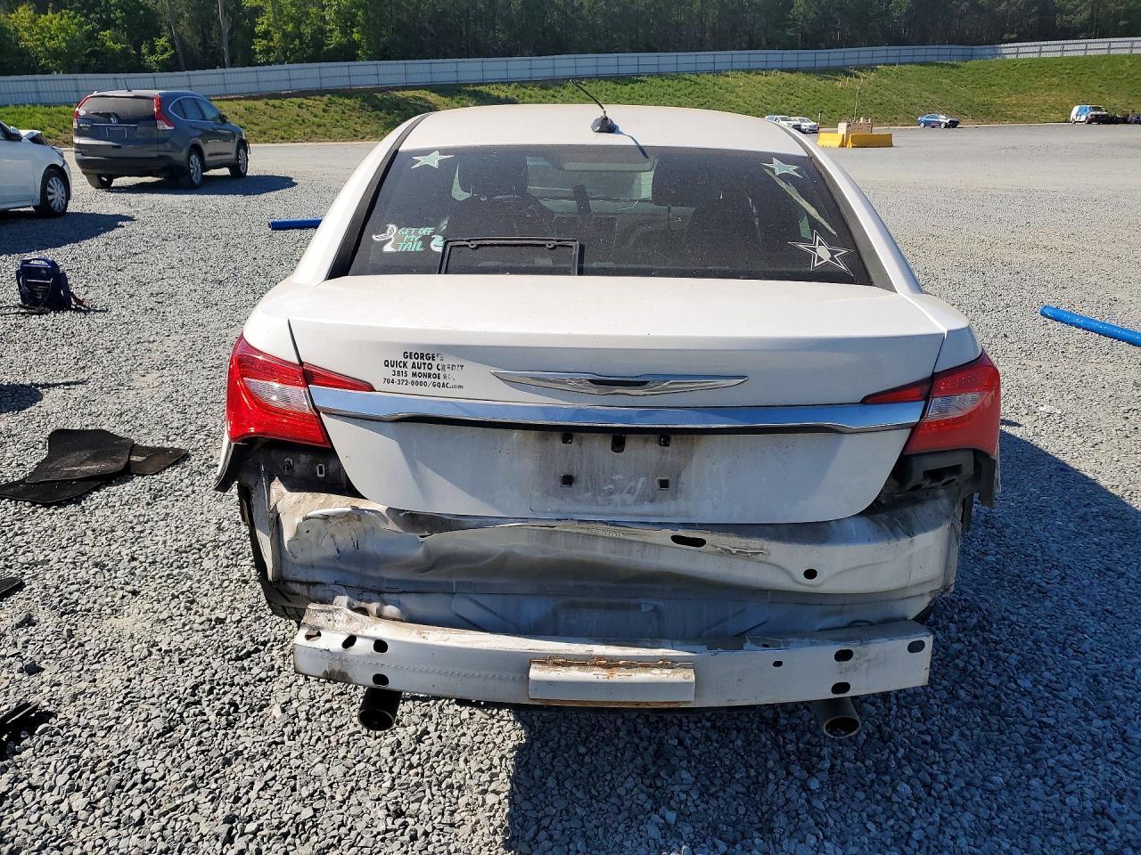 2013 Chrysler 200 Limited - Image 6