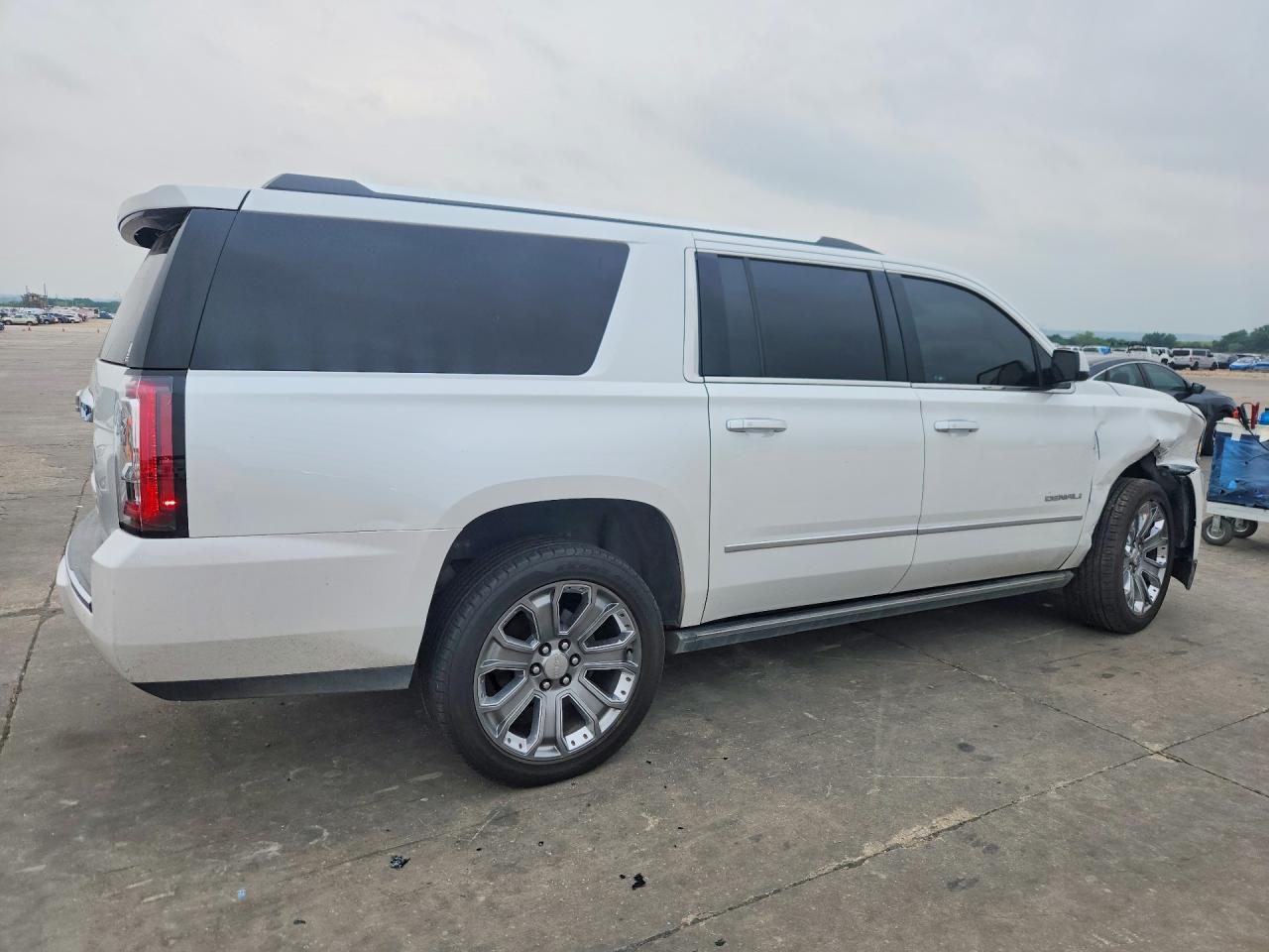 2016 GMC Yukon Xl Denali - Фото 3
