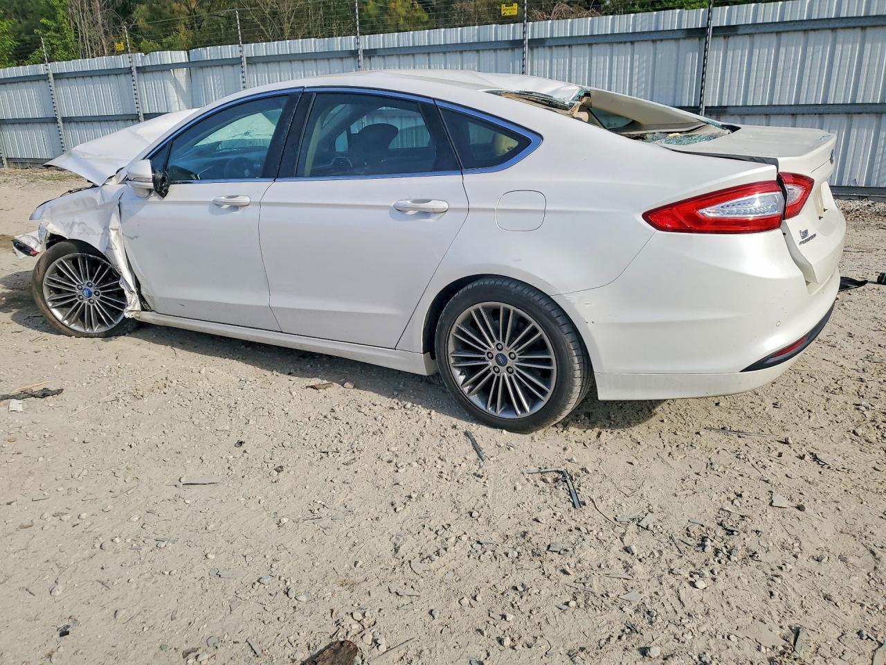 2013 Ford Fusion Se Hybrid - Image 2