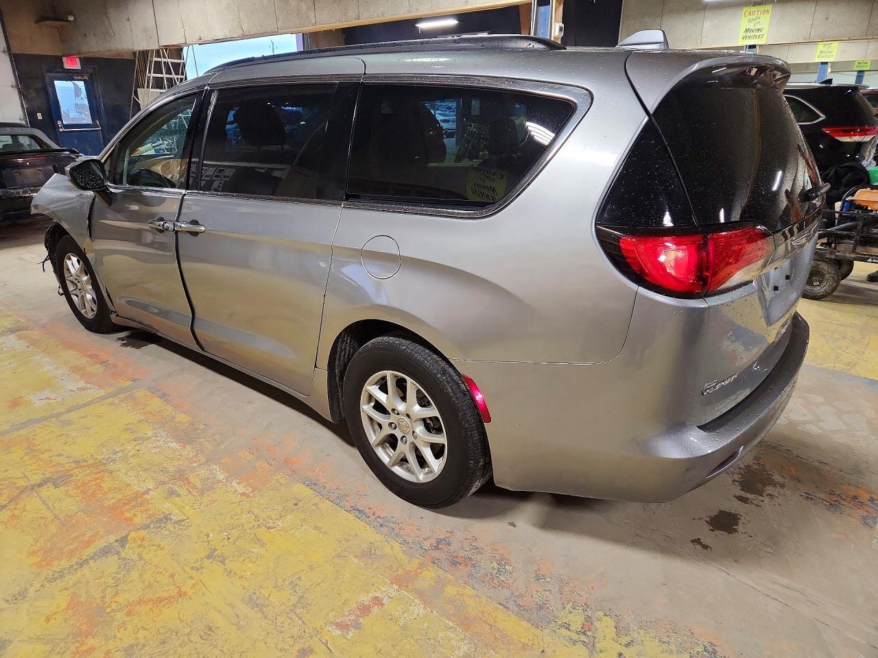 2020 Chrysler Voyager Lxi - Фото 2