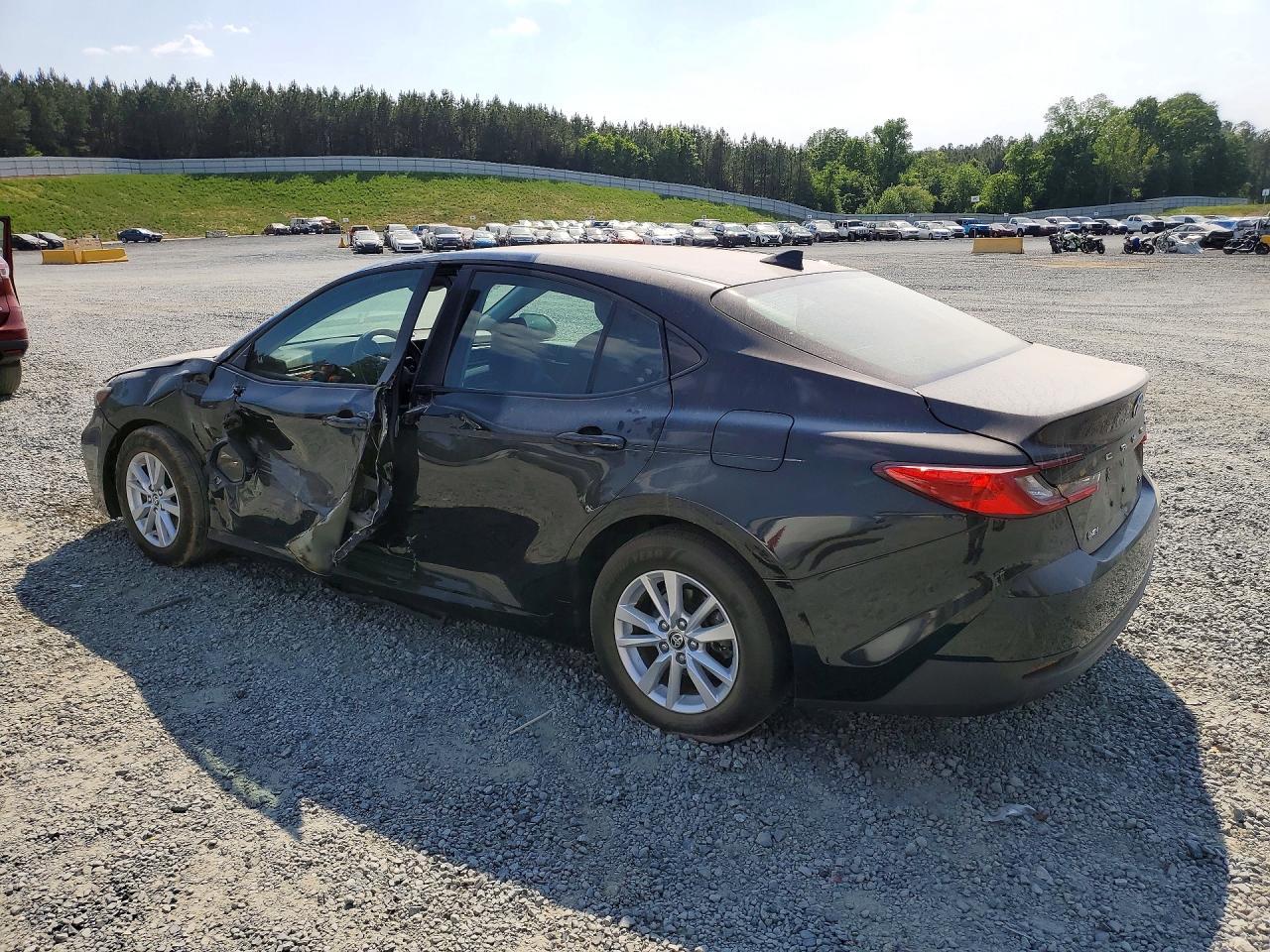 2025 Toyota Camry Le - Фото 2
