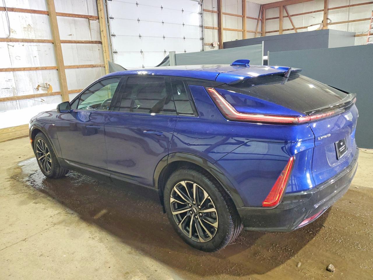 2025 Cadillac Lyriq Sport - Фото 2