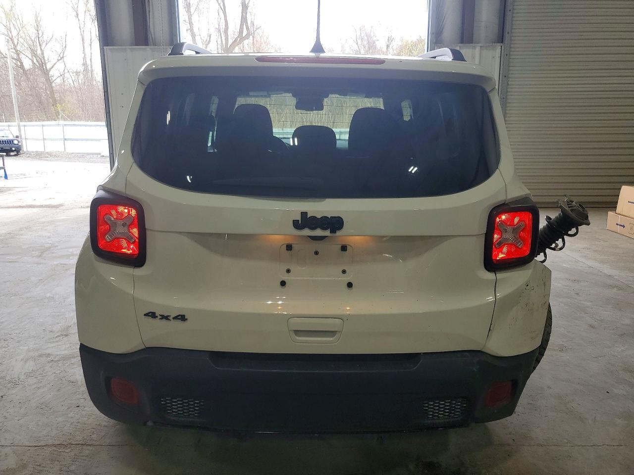 2022 Jeep Renegade Altitude - Image 6