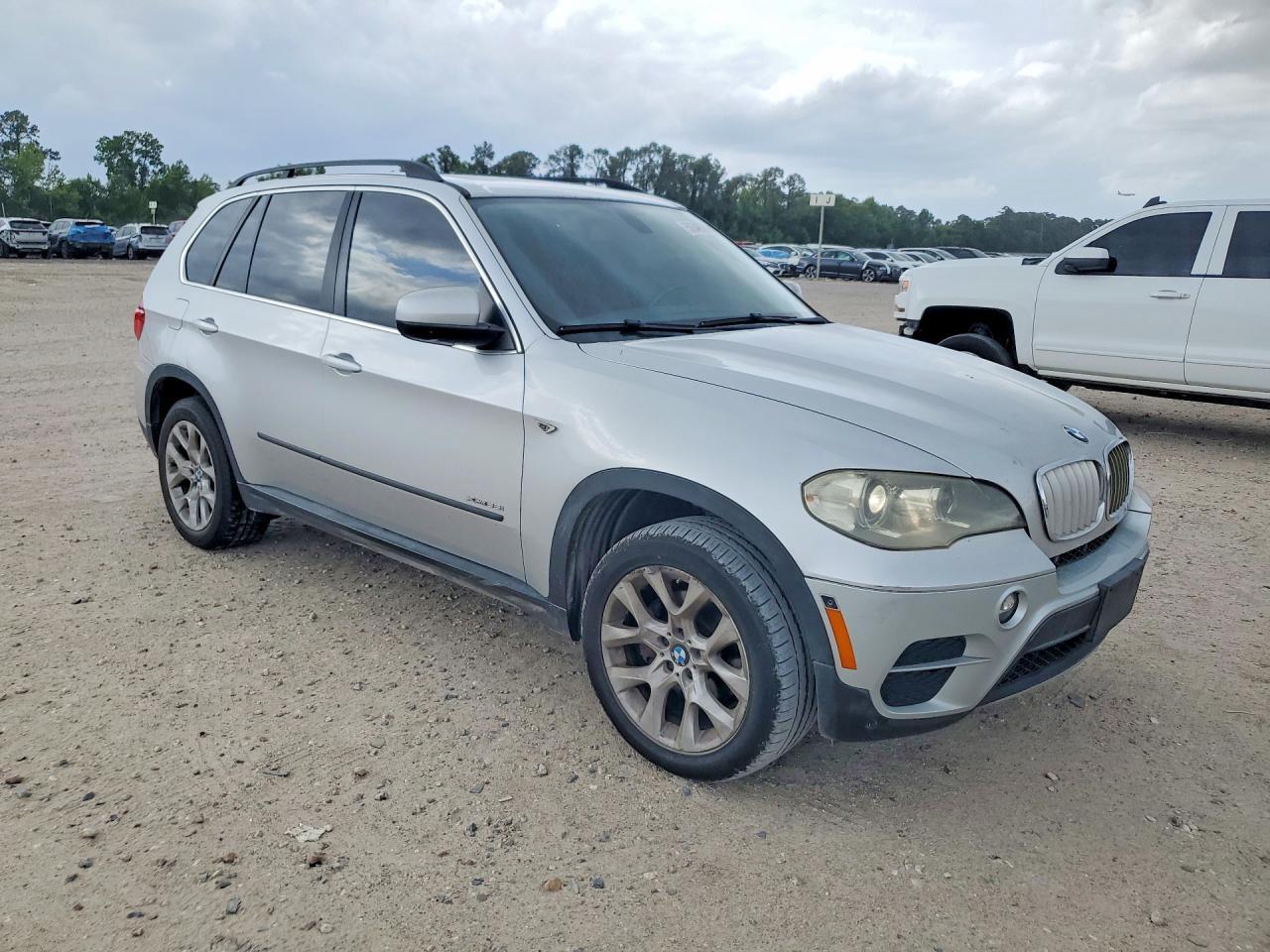 2013 BMW X5 xDrive35I - Image 4