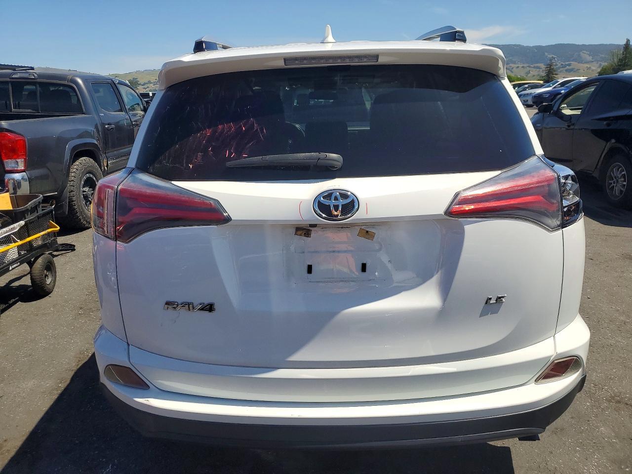 2016 Toyota Rav4 Le - Image 6