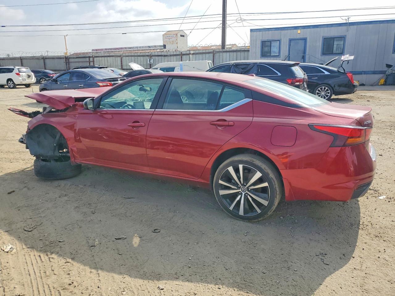 2022 Nissan Altima Sr - Фото 2