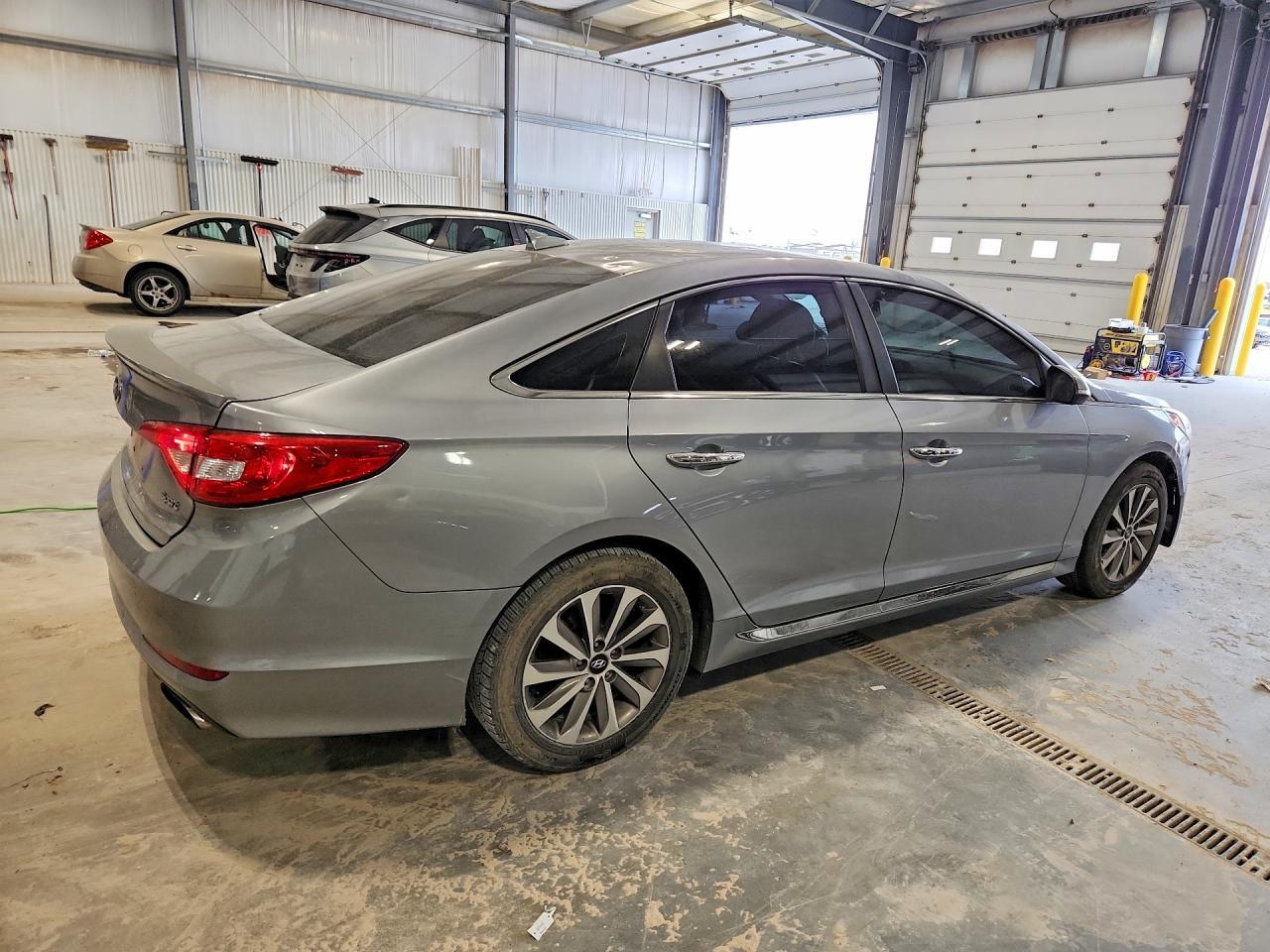 2015 Hyundai Sonata Sport - Фото 3