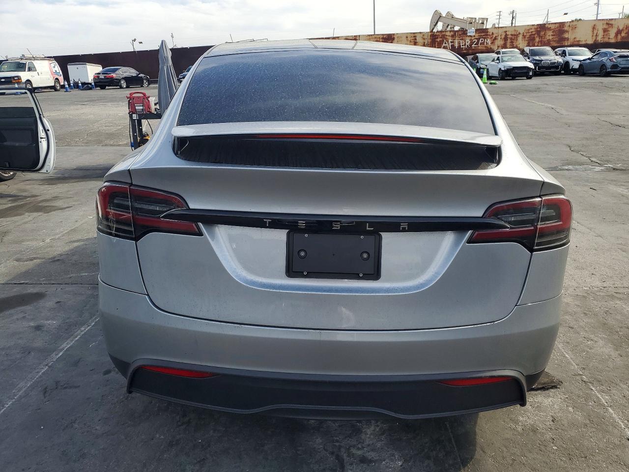 2024 Tesla Model X - Фото 6