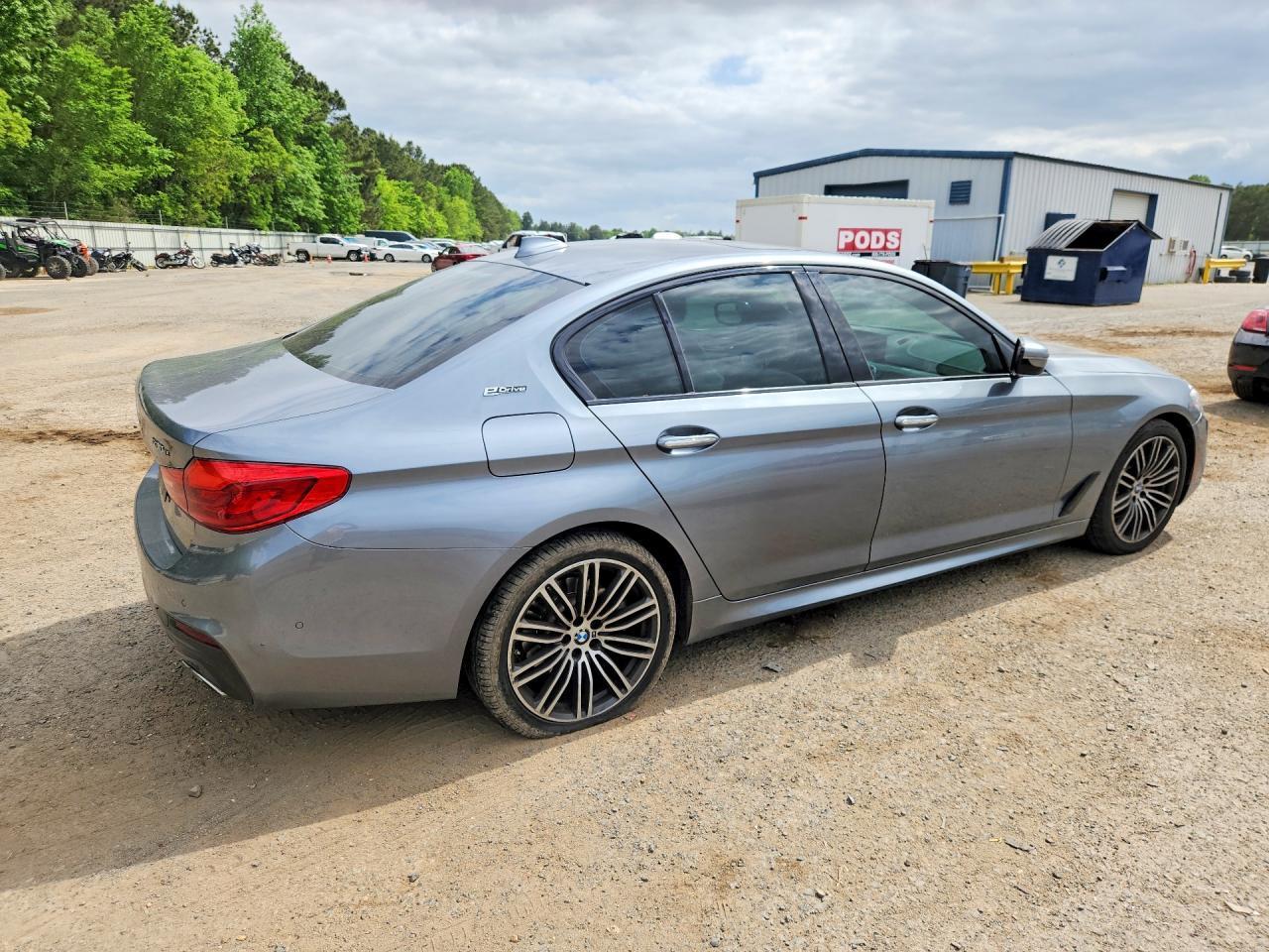2018 BMW 530E - Фото 3