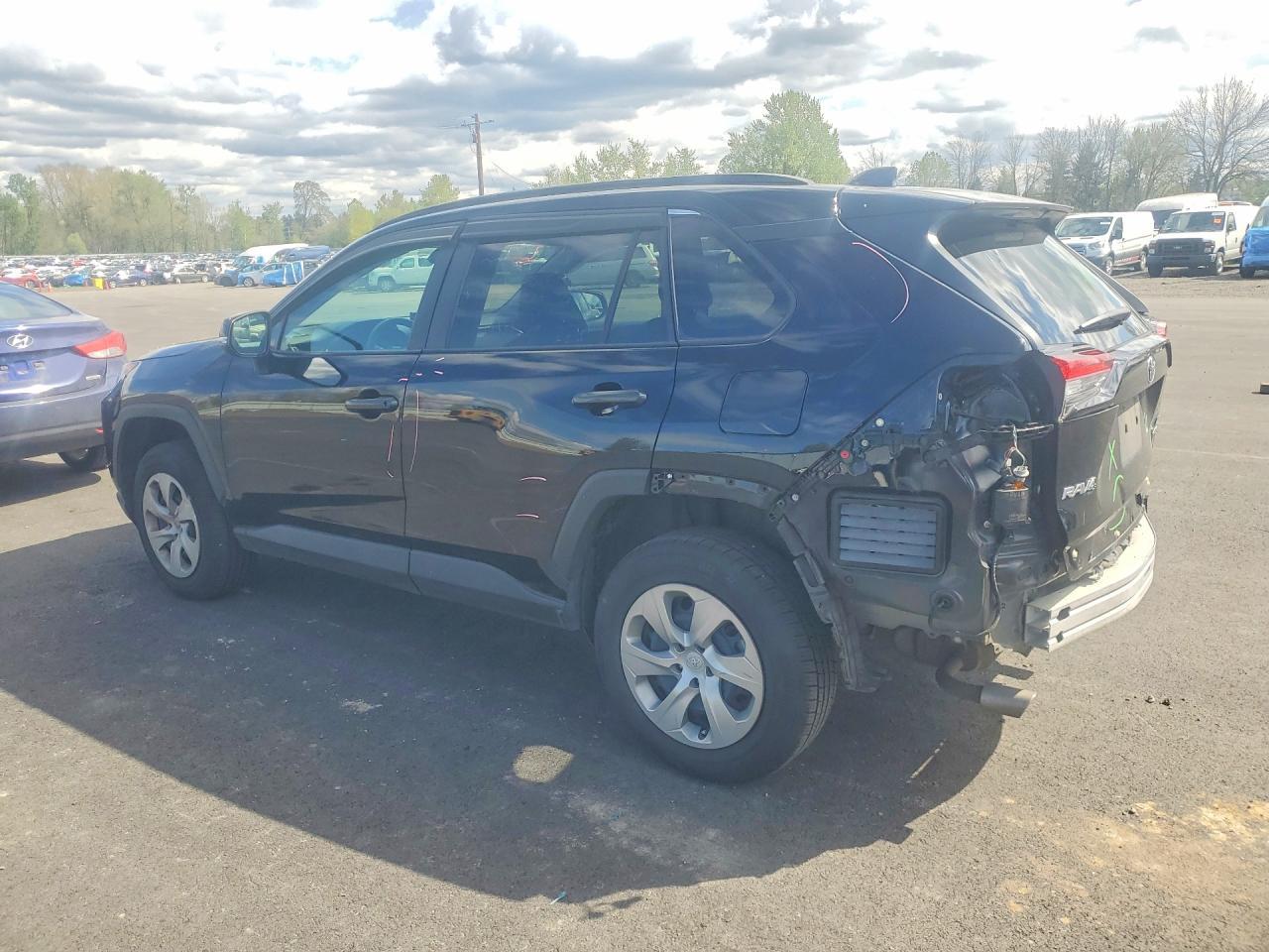 2021 Toyota Rav4 Le - Фото 2