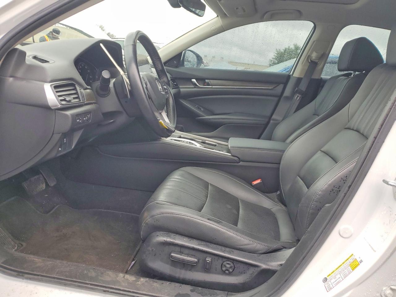 2022 Honda Accord Touring - Image 7