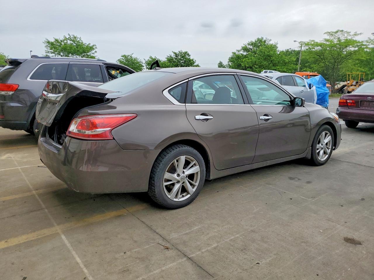 2013 Nissan Altima 2.5 - Фото 2