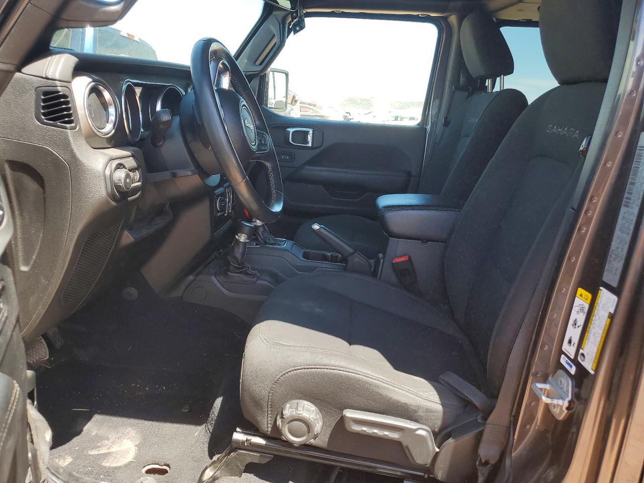 2018 Jeep Wrangler Unlimited Sahara - Image 7