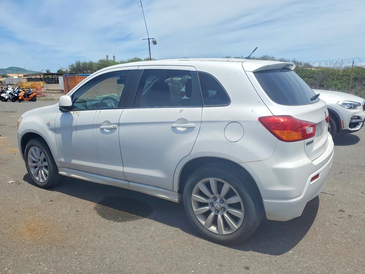 2011 Mitsubishi Outlander Sport Se - Фото 2