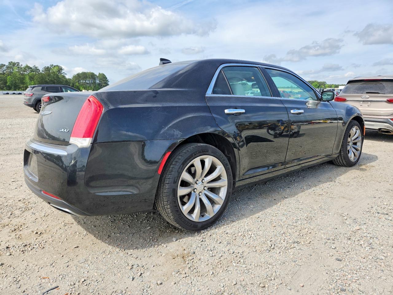 2018 Chrysler 300 Limited - Image 3