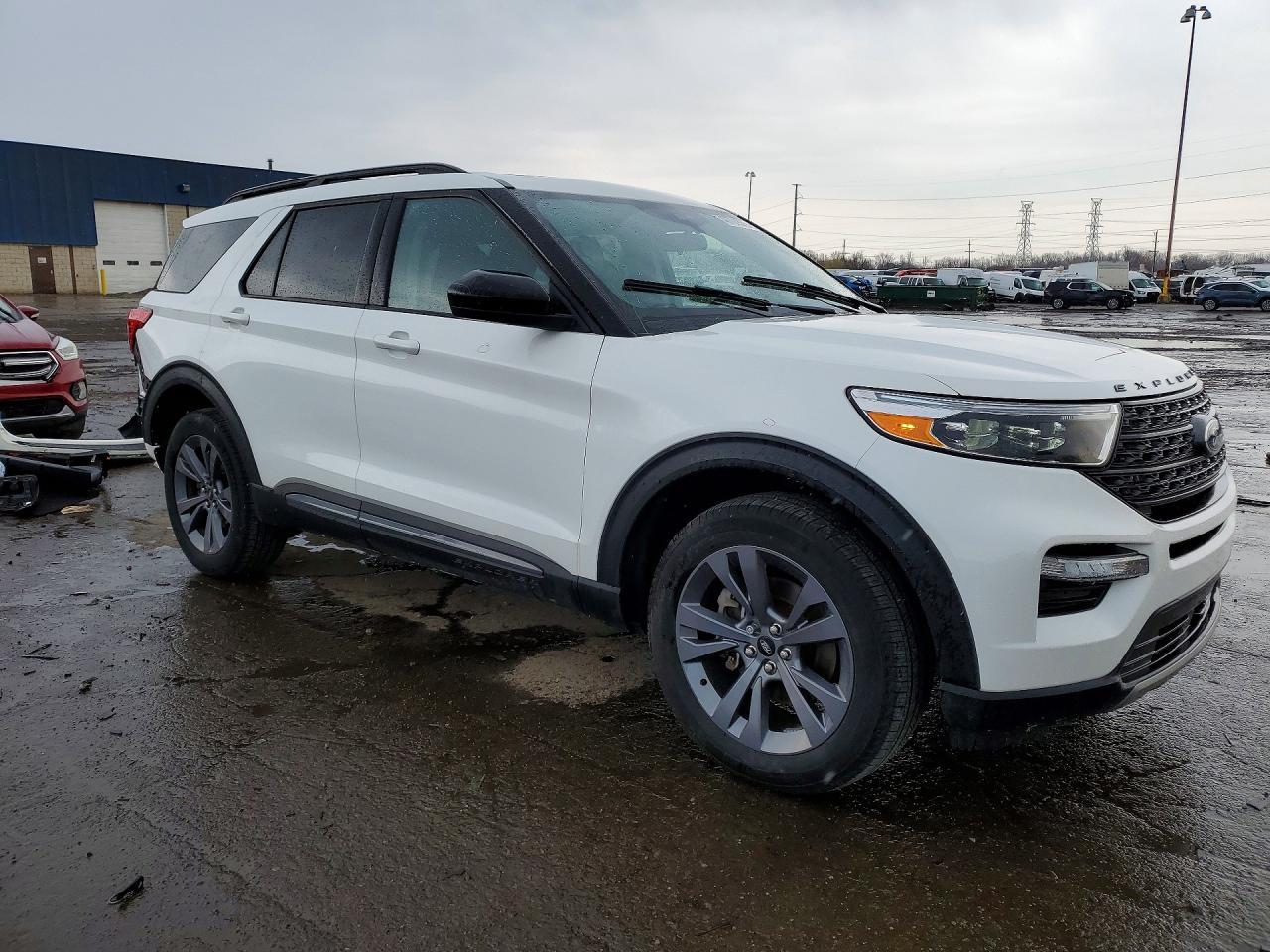 2023 Ford Explorer Xlt - Image 4