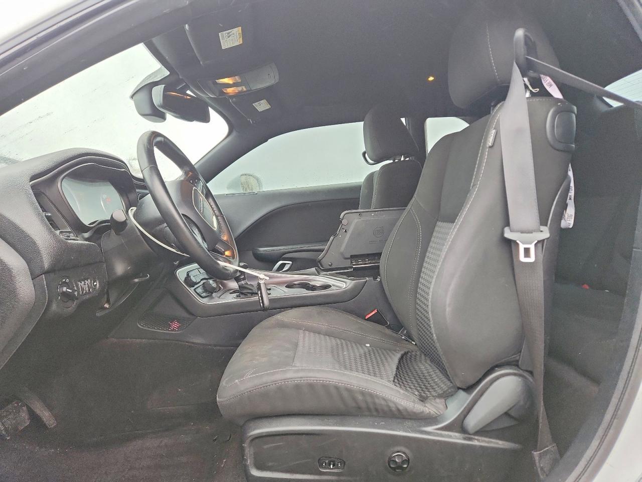 2016 Dodge Challenger Sxt - Image 7